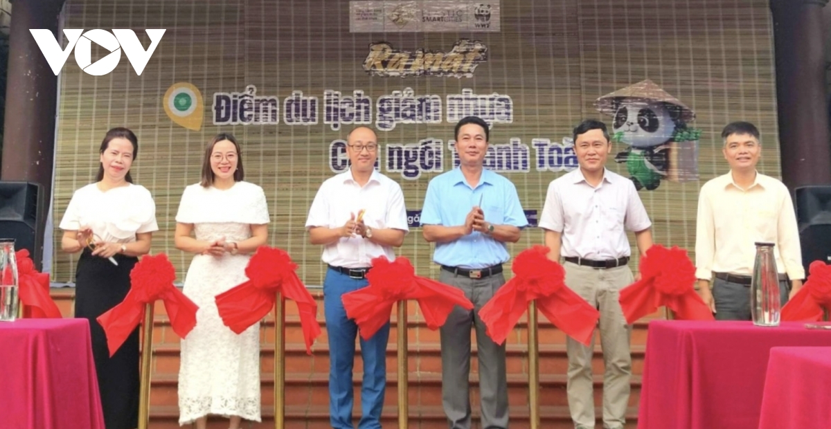 Thanh Toan bridge promotes green tourism in Hue with plastic-reducing initiative